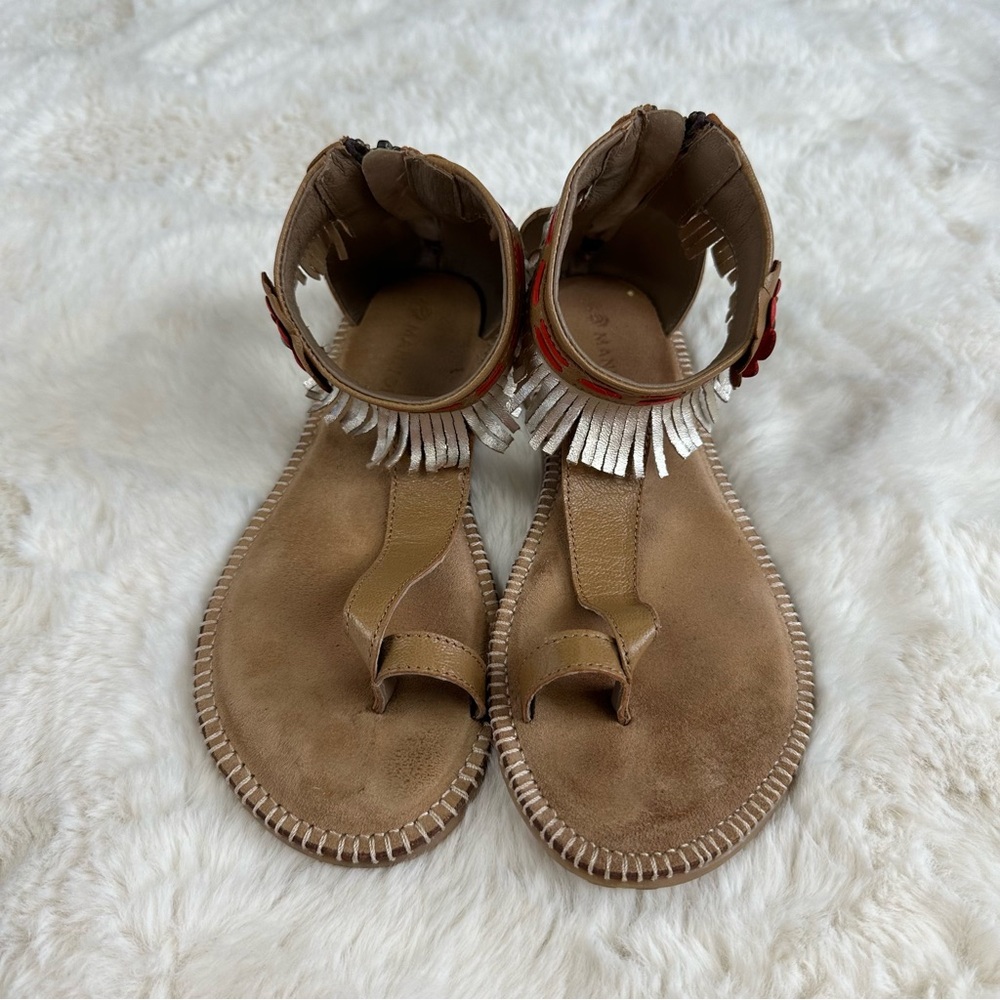 Manitobah Mukluks Wasaga Ankle Sandal Light Brown Red Tan Fringe, 8 - Picture 3 of 11